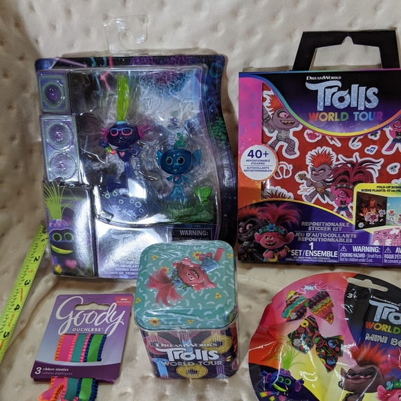 Easy gift or Stocking stuffers for your Trolls fan. Five (5) piece Troll bundle - Picture 2 of 5